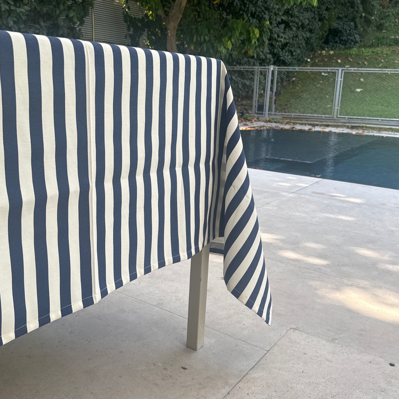 מפת פסים דקים כחול לבן