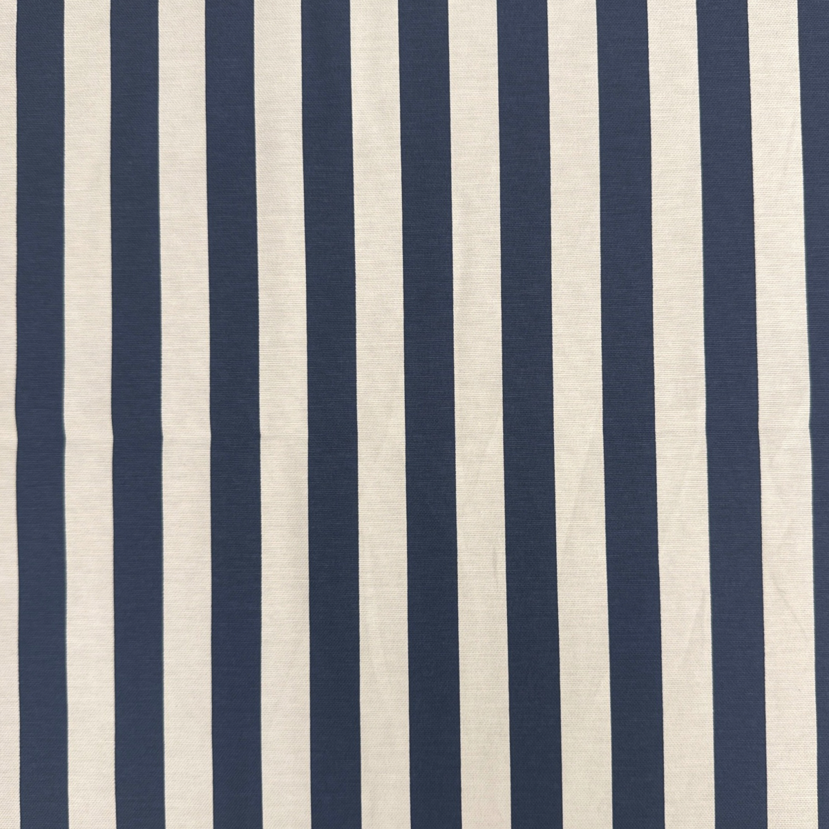 מפת פסים דקים כחול לבן